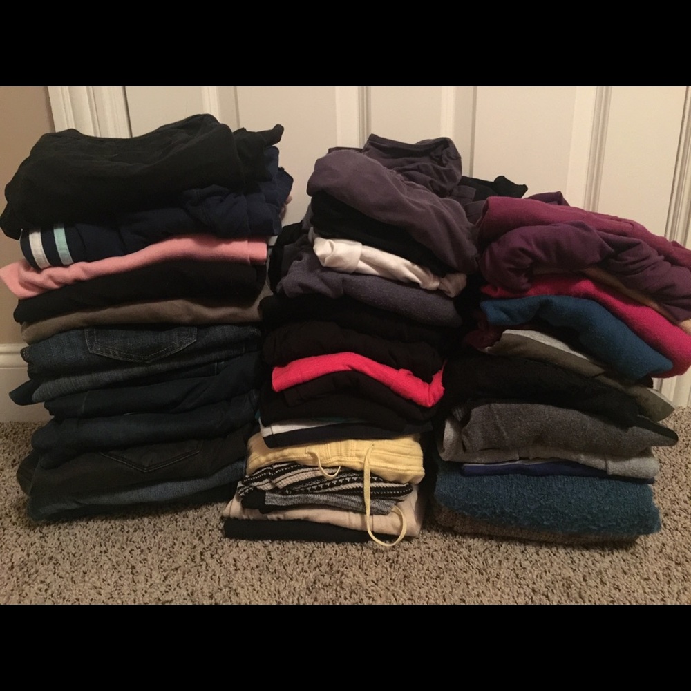 Maternity clothes (44 pieces)